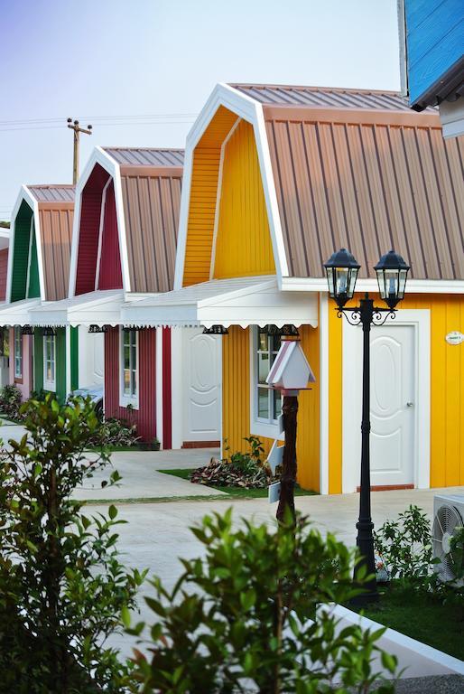 Color Ville Hotel Sha Certified Sakon Nakhon Exterior foto